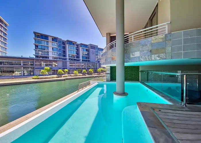 Birds-Eye Canal View - Walk To Cticc And V&A Waterfront!