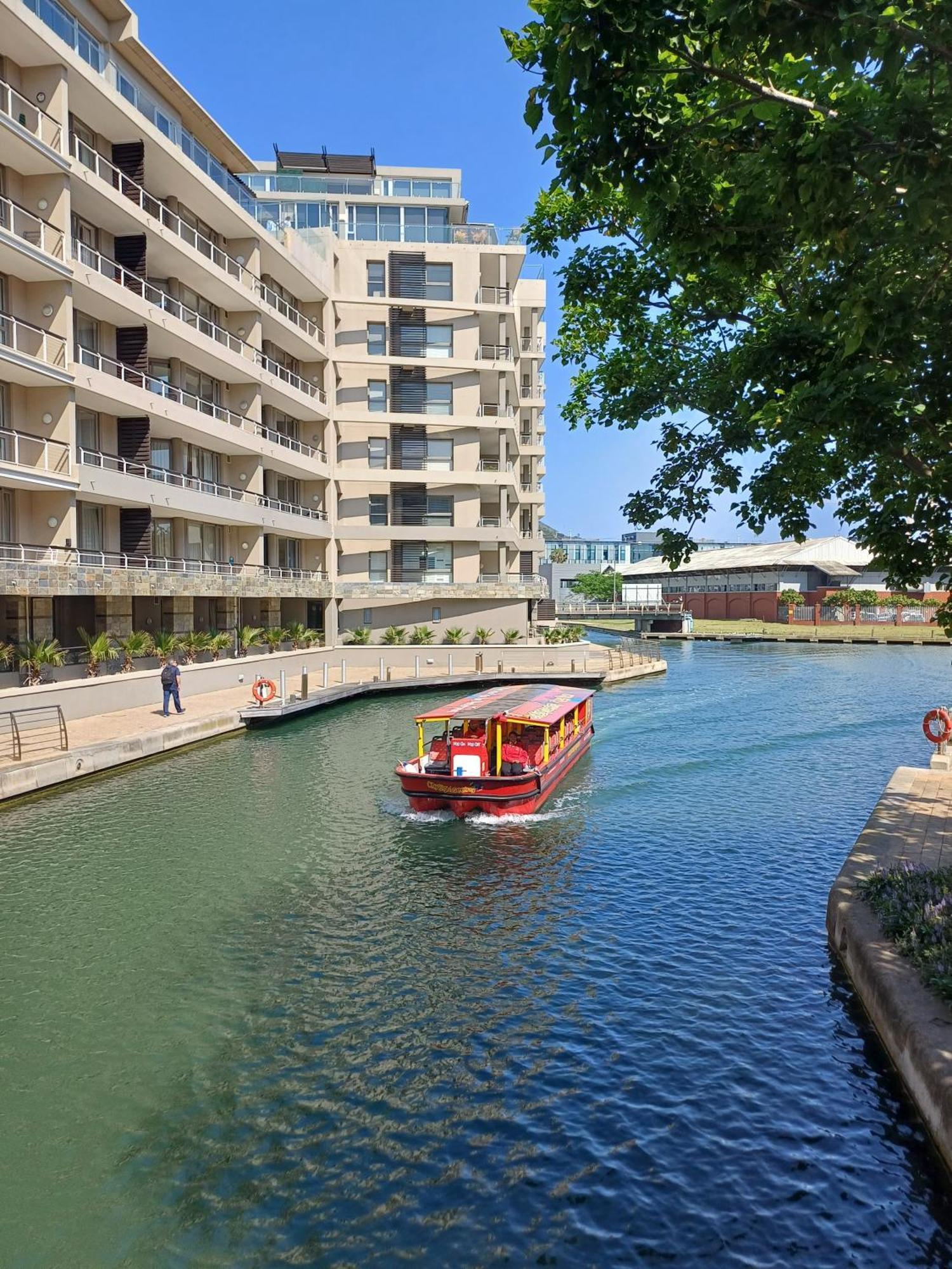 Birds-Eye Canal View - Walk To Cticc And V&A Waterfront! Apartment Kapstadt