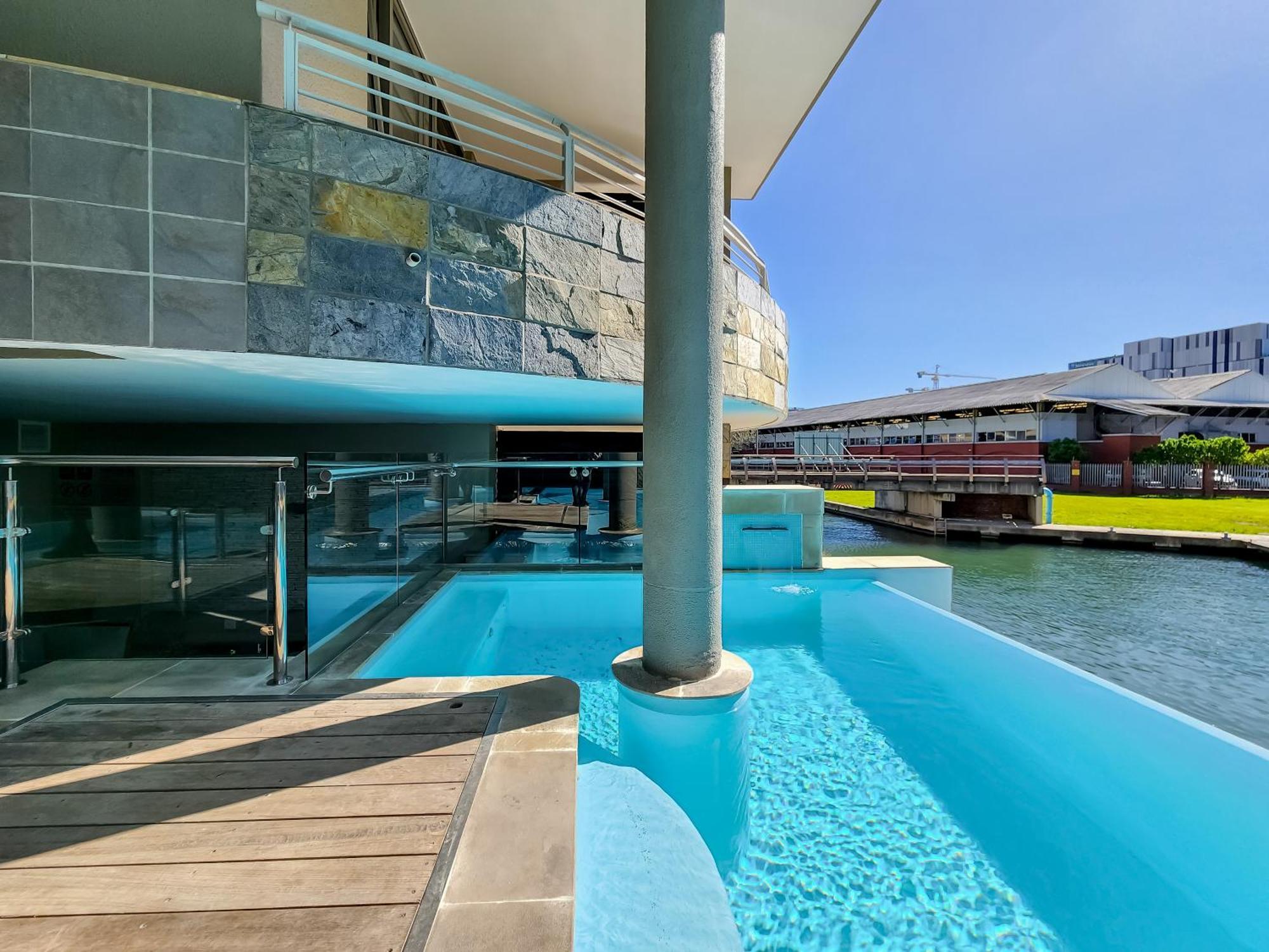 Birds-Eye Canal View - Walk To Cticc And V&A Waterfront!